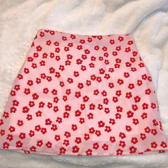 NWOT flower skirt - Picture 2 of 4